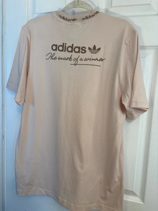 Adidas Originals Beige Logo Tee Shirt NWT Women’s Medium - Picture 5 of 7